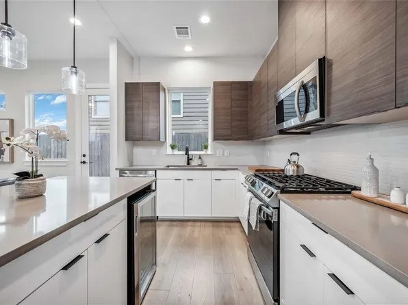 324 Charlock St, Houston, TX 77022