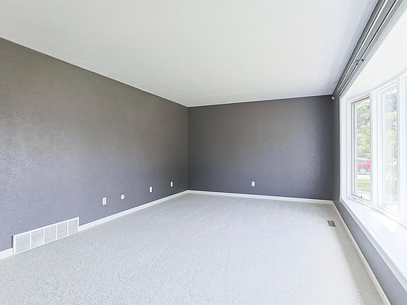 4th image of 3015 Waverly Ct