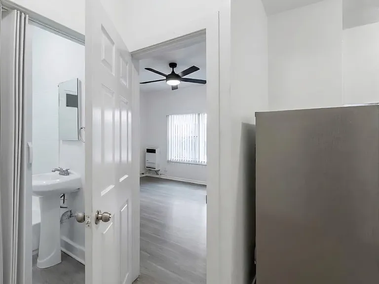2622 S Brighton Ave #12-1/2 — Photo 8
