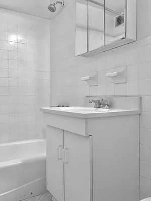 Rented by Quest Realty Sunnyside Corp | media 9