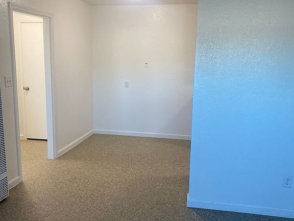 5th image of 923 Walnut Ave #60