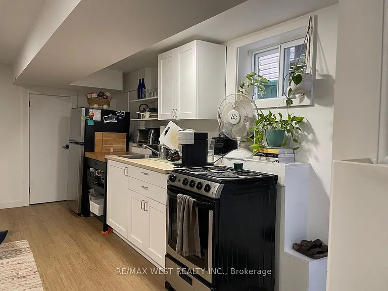 76 Bellwoods Ave — Photo 7