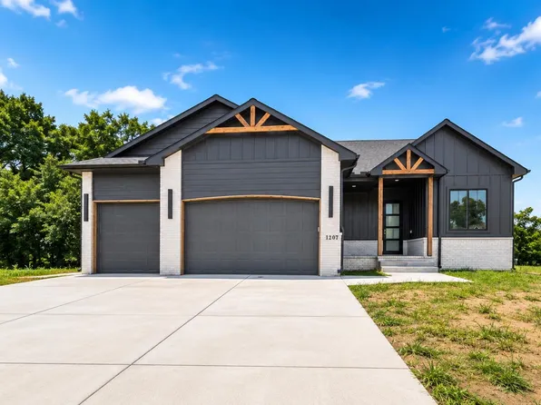 1207 E Maywood Ct, Wichita, KS 67216