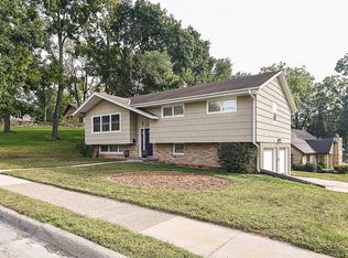 2410 Chaney Rd, Dubuque, IA 52001