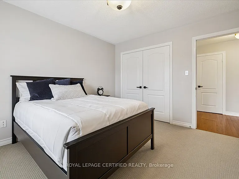 2523 Highmount Cres — Photo 32