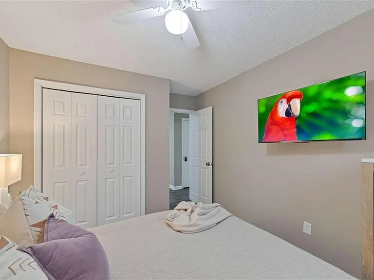 124 Bentley Pkwy — Photo 11
