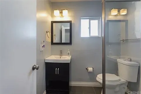 7344 Topeka Dr — Photo 7