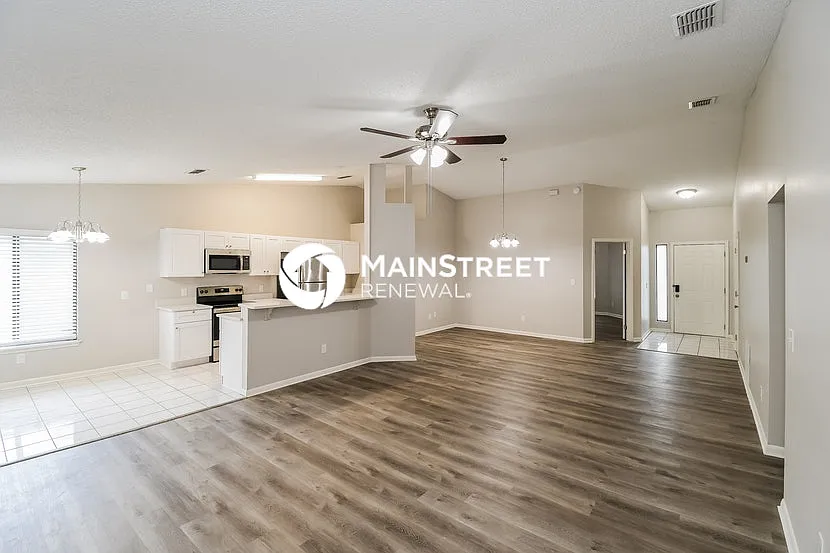 7848 Hunters Lake Circle S — Photo 4