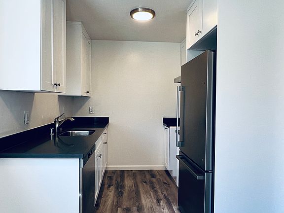 4th image of 1640 Stokes St APT 6