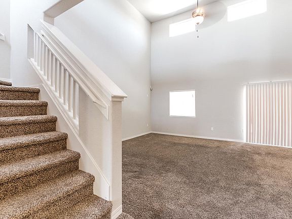 3rd image of 14669 Hunters Grove Ave
