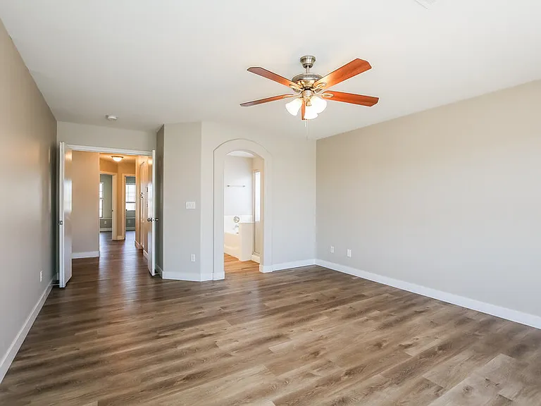 1218 Cobble Lake Ave — Photo 10