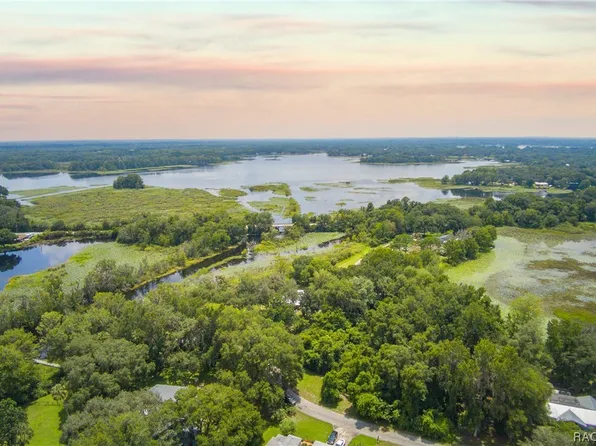 12 N Shadow Wood Dr, Inverness, FL 34450