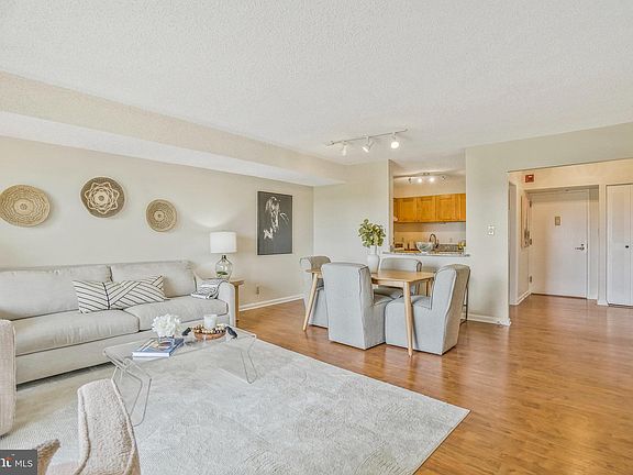 5th image of 3800 Powell Ln APT 1115