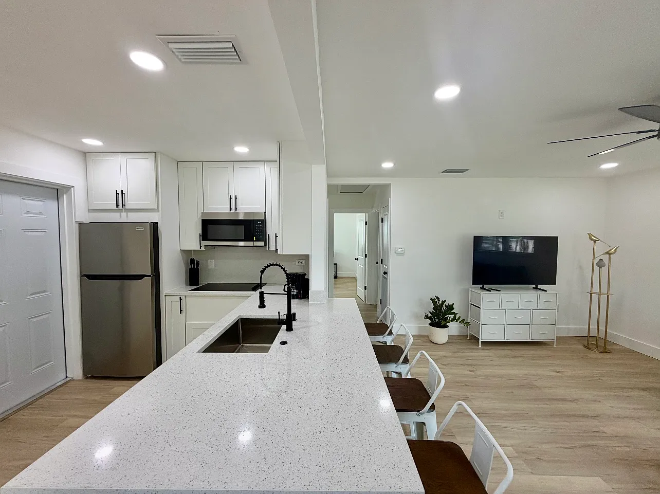 2 bed, 864 sqft, $1,490 — Photo 4