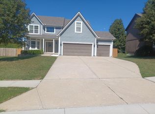 516 E Bluebird St, Gardner, KS 66030
