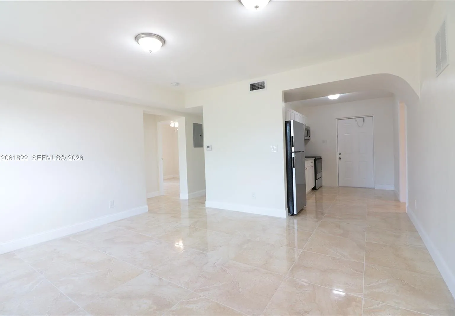 3 bed, 2.0 bath, 1100 sqft, $3,100 — Photo 1