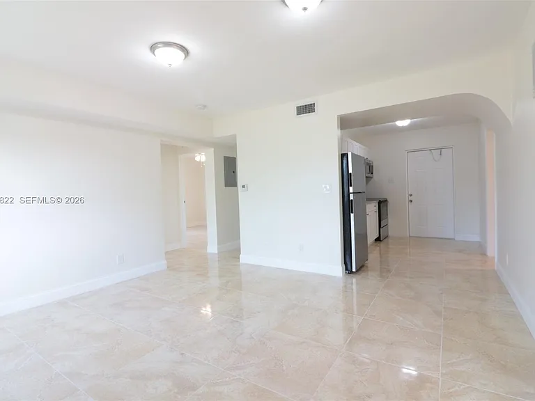 3014 NW 6th St — Photo 1