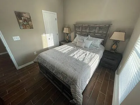 Elkhorn Dr — Photo 5