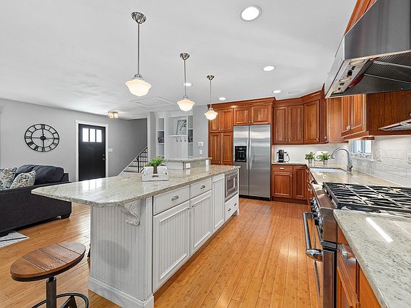 2nd image of 1307 Brush Hill Cir