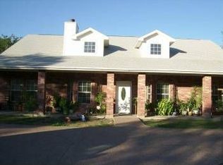 1518 W 12th St, Rockport, TX 78382