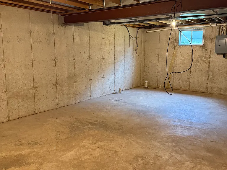 1005 Commercial St — Photo 11