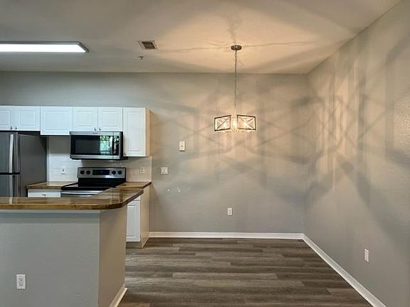3rd image of 860 Grand Regency Poin Unit 204