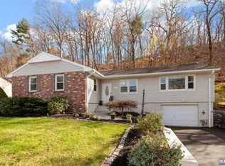 564 Ramapo Valley Rd, Oakland, NJ 07436