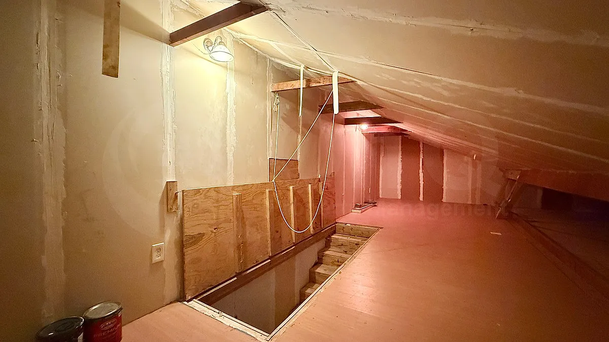 Studio, 2.0 bath, 1385 sqft, $2,099 — Photo 3