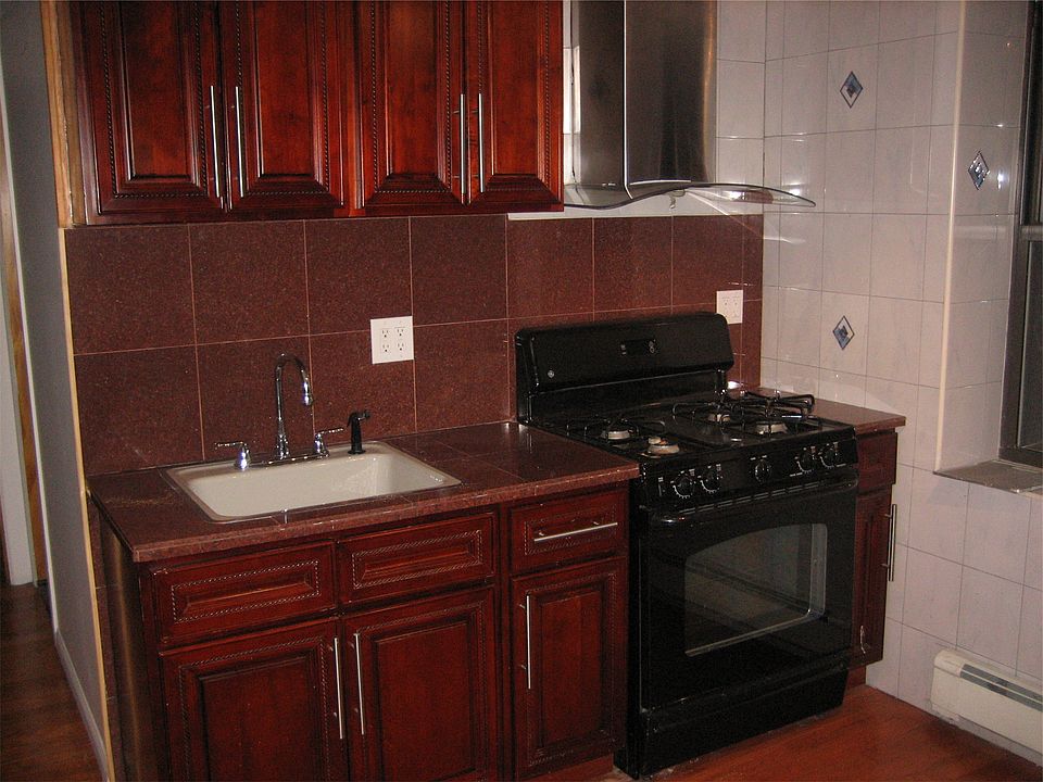 1st image of 41 Tompkins Cir