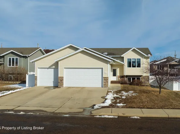 816 17th Ave E, Dickinson, ND 58601