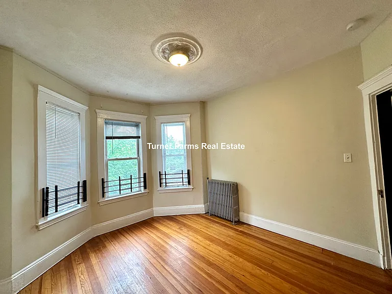 692 Columbia Rd #3R — Photo 34