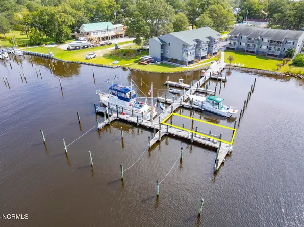 303 Midyette Street #B 9, Oriental, NC 28571