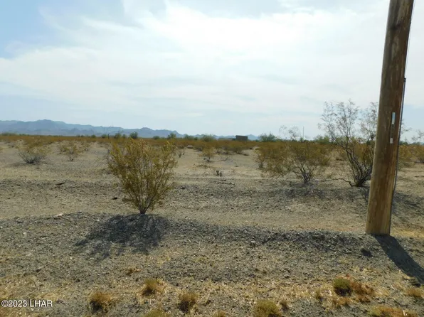 37681 S McVay Rd, Bouse, AZ 85325