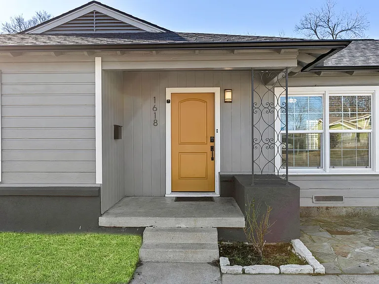 1618 Caldwell Dr — Photo 3