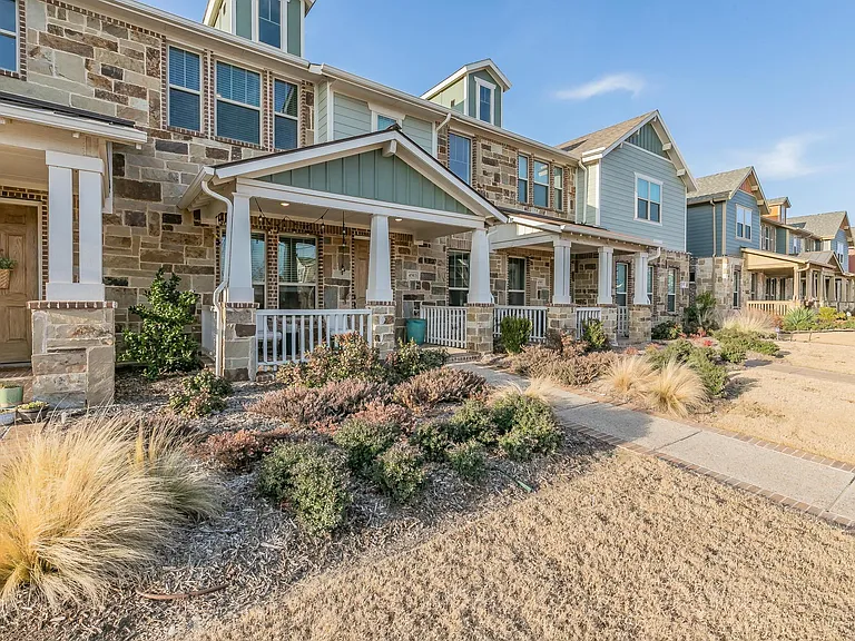 4503 Fossil Opal Ln — Photo 2