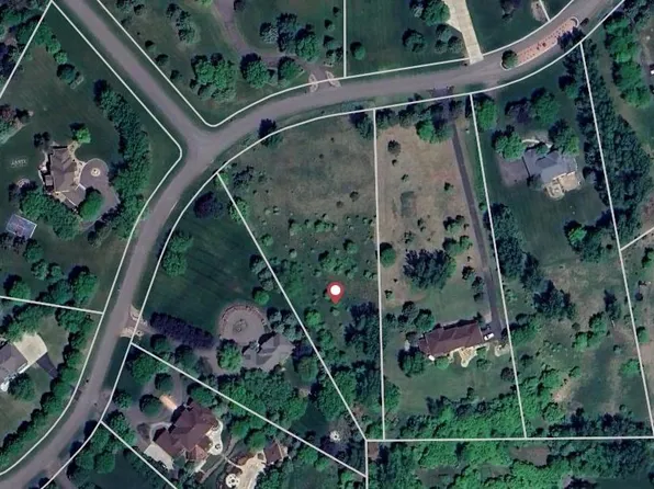 11 High Point Rd, White Bear Lake, MN 55110