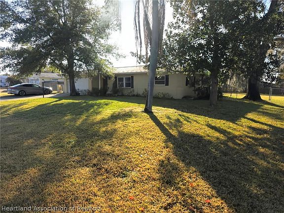 3rd image of 425 Spring Lake Blvd