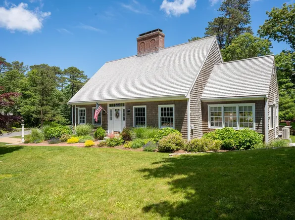 11 Hidden Cove Rd, Oak Bluffs, MA 02557