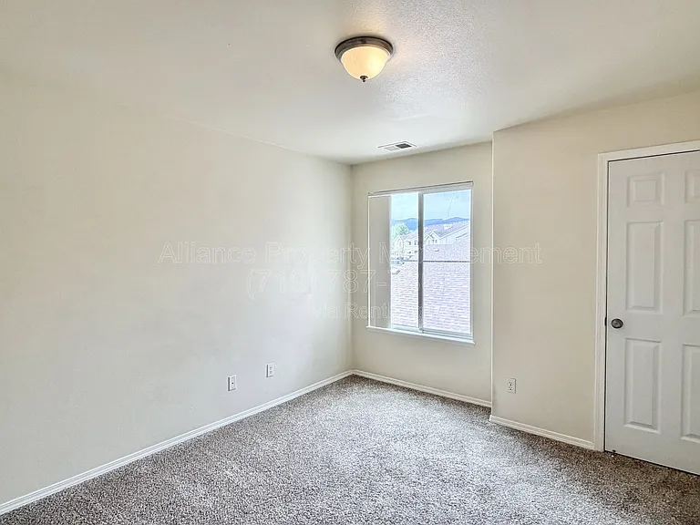 3870 Strawberry Field Grv #F — Photo 12