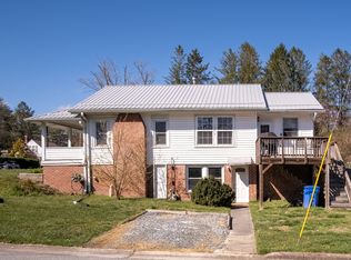 445 S Broad St, Brevard, NC 28712