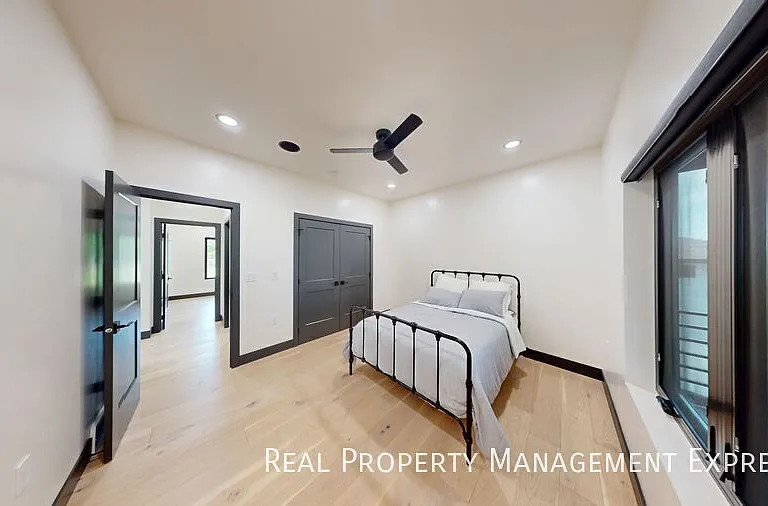 313 N Red Spruce Ave — Photo 10