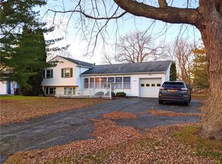 123 Knights Trl, Rochester, NY 14624