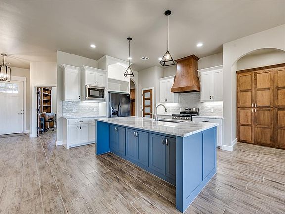 2nd image of 1132 NW 17th Pl
