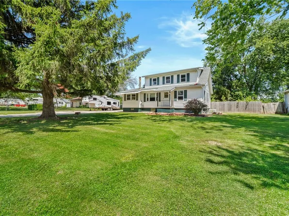 2040 E Leland Ave, Des Moines, IA 50320
