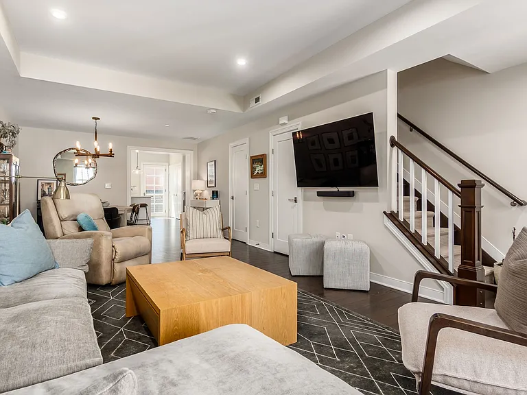 90 Normandy Ave — Photo 9