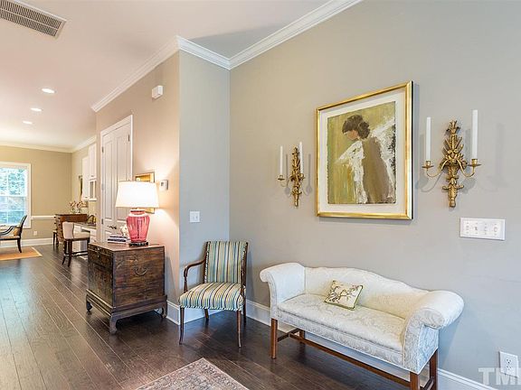 4th image of 225 Penley Cir