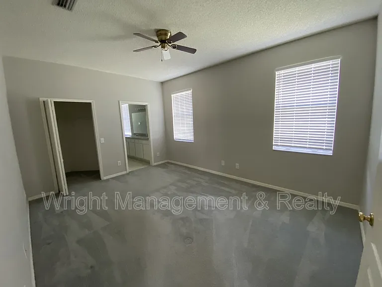 1439 Loretto Cir — Photo 6
