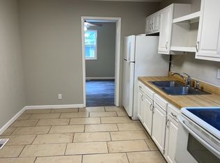1009 N 5th St #3, Riverton, IL 62561