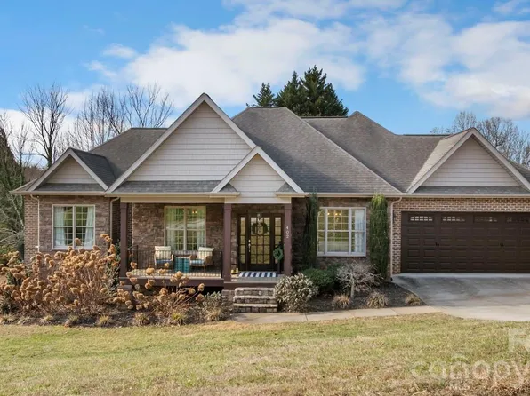 402 Golfview Ct, Lenoir, NC 28645