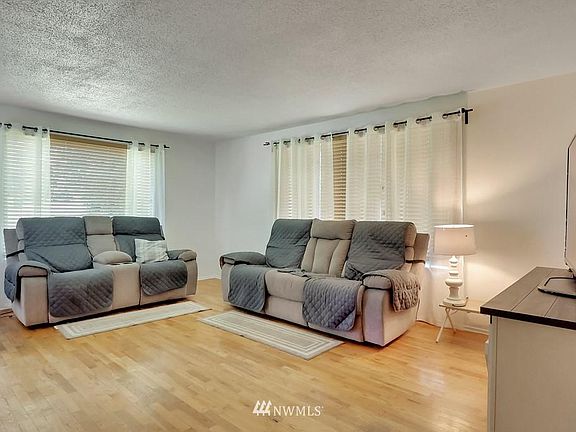 3rd image of 8812 Highland Ave SW